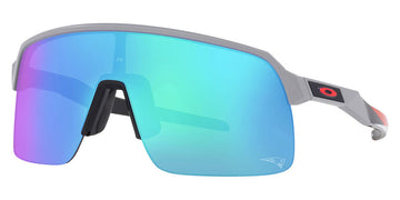 Oakley® OO9463 Sutro Lite OO9463 946333 139 - Matte fog / Prizm sapphire Sunglasses